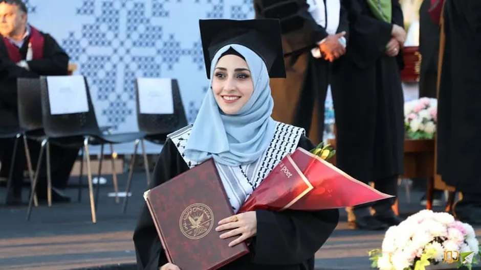 تخريج طلبة النجاح - الاقتصاد والعلوم الاجتماعية