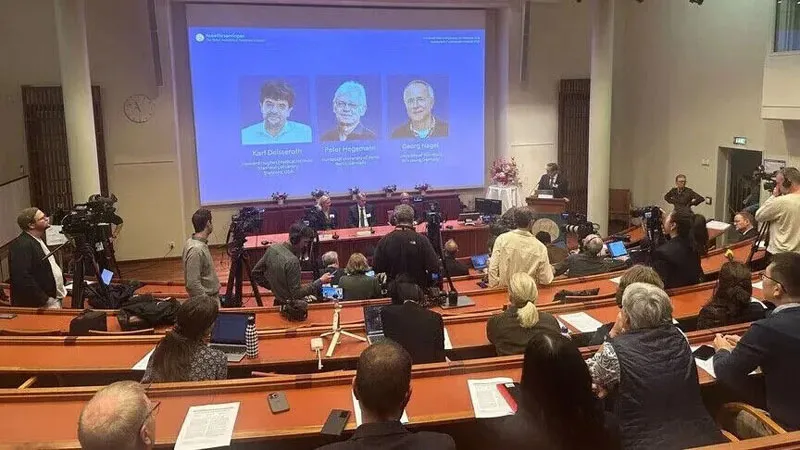 أمريكي وألمانيان يفوزون بجائزة نوبل للطب 2026