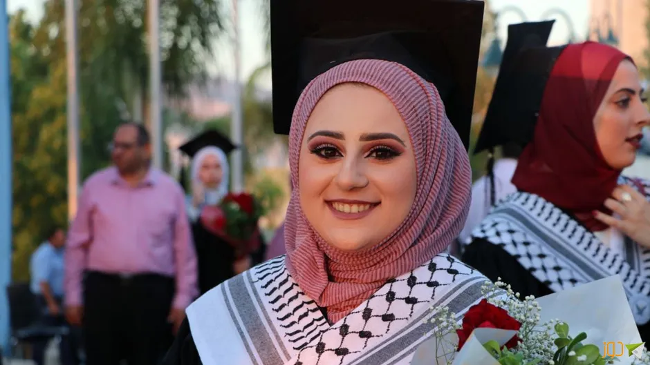 تخريج كلية الطب وعلوم الصحة - النجاح