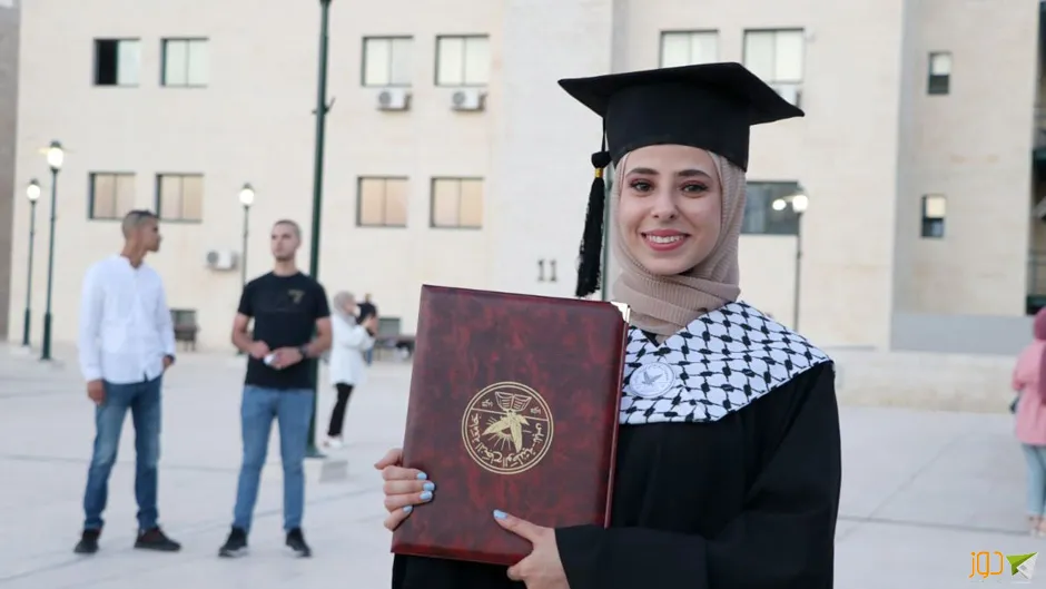 تخريج كلية الطب وعلوم الصحة - النجاح